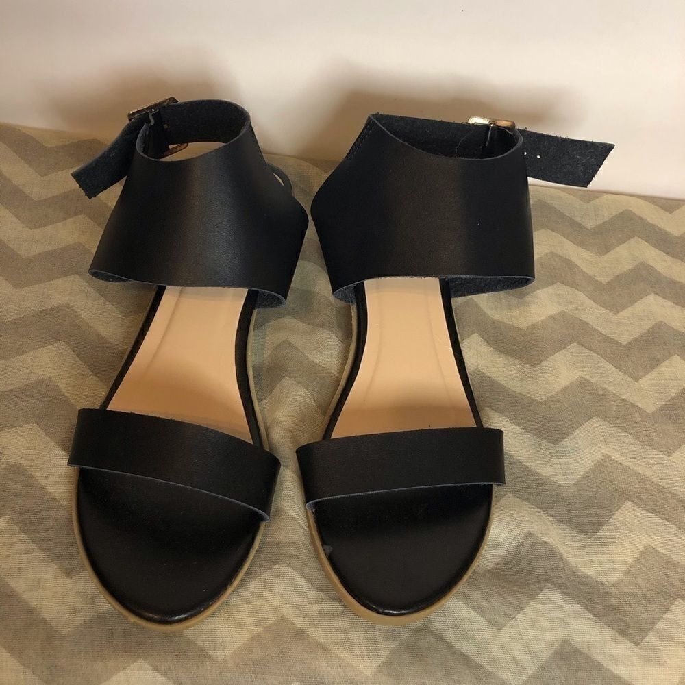 Olivia Miller Women’s Sandals Sz 6 Black Leather